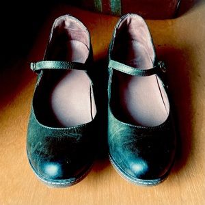 DANSKO Womens Loralie Olive Nubuck  Maryjanes